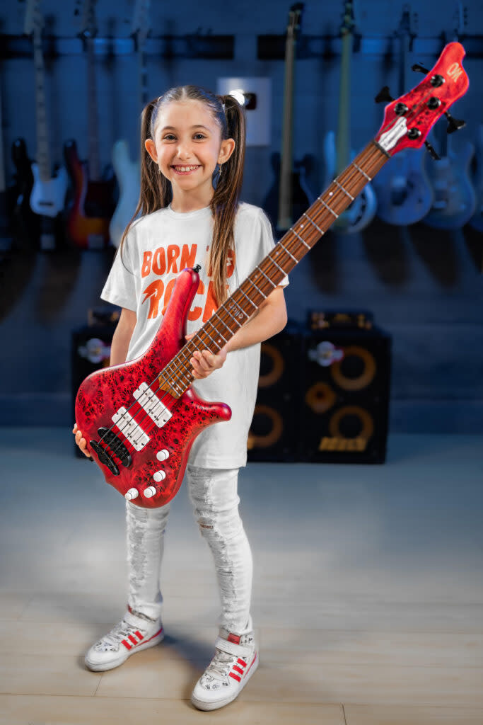 10 Year Old Bass Player Ellen Alaverdyan Brings The Funk Combo The