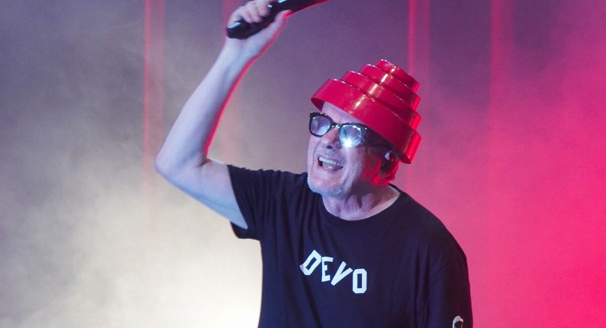 https://www.facebook.com/search/top?q=mark%20mothersbaugh