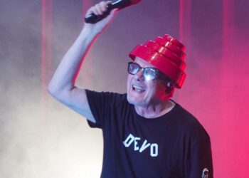 https://www.facebook.com/search/top?q=mark%20mothersbaugh